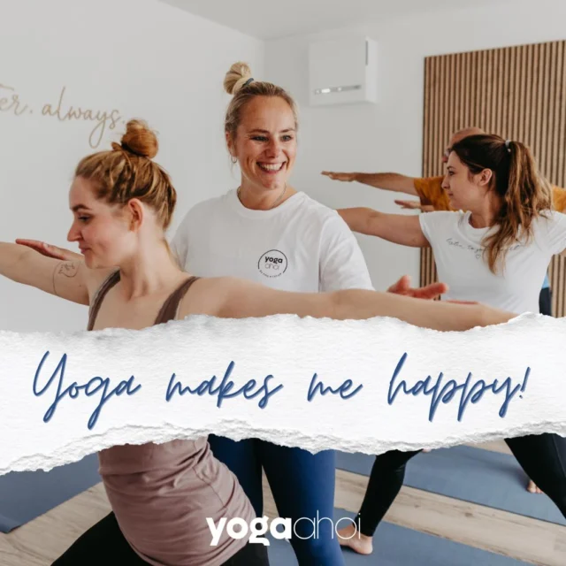 ✨ Yoga Lover ✨

Yoga macht mich glücklich, weil es für mich eine perfekte Auszeit vom hektischen Alltag ist. In der Stille auf der Matte finde ich nicht nur Ruhe, sondern auch eine tiefe Verbindung zu mir selbst. Jedes Mal, wenn ich tief durchatme und mich in eine Pose vertiefe, spüre ich, wie Anspannung abfällt und ich mich lebendiger fühle. 🧘🏼‍♀️
Zusätzlich inspiriert mich die positive Energie in Yogakursen – die Gemeinschaft und das Teilen dieser Erfahrung mit anderen sind einfach unbezahlbar. Yoga lehrt mich, im Moment zu leben, dankbar zu sein und die kleinen Dinge zu schätzen. 🩵

Und damit starten wir nach der Herbstpause ab heute wieder voll durch! 💪

Ich freu mich euch in den nächsten Wochen bei mir im Studio zu sehen! Es warten viele tolle Kurse und aufregende Events auf euch! 

Bis bald! 
Nina 🌊

#yoga #yogalover #yogalifestyle #yogakurse #yogaevents #yogamakesmehappy #yogamachtglücklich #yogalehrerin #smileyface #myhappyplace