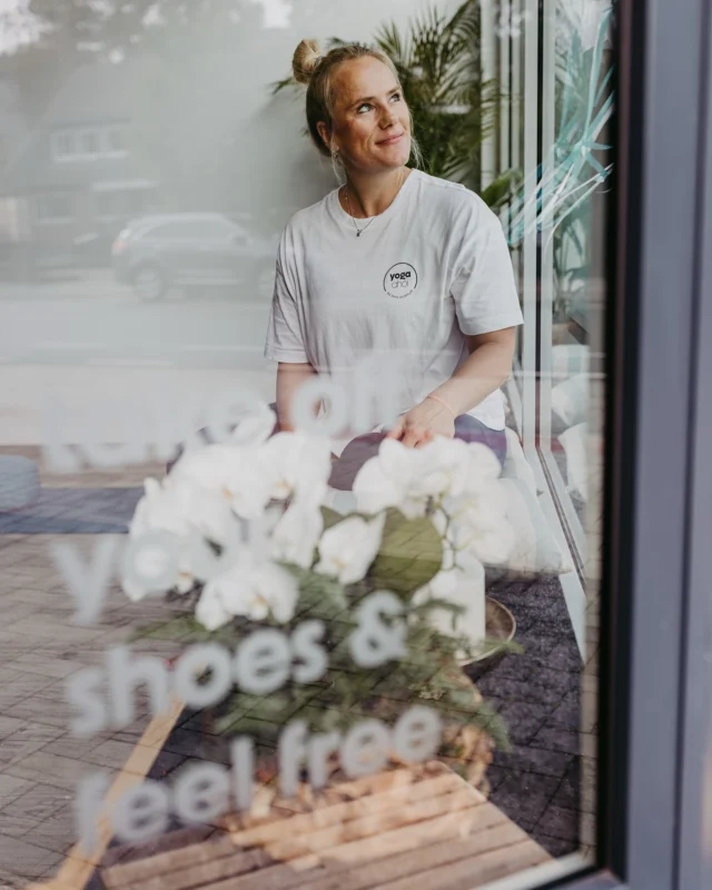 Nur von draußen reinschauen? Komm doch lieber rein! 🙋🏼‍♀️

Unsere Drop-In Kurse sind perfekt für alle, die flexibel bleiben wollen – einfach vorbeikommen, mitmachen, wohlfühlen.
Ob schweißtreibendes Full Body Workout, entspannendes Yoga oder kraftvolles Pilates – du entscheidest spontan, worauf du Lust hast! 💪🏻

Und das Beste? Für Hansefit-Mitglieder sind die 45-Minuten-Kurse sogar kostenlos.

Also: Schuhe schnappen, Matte packen und los geht’s – wir freuen uns auf dich! 🩵

Weitere Infos und den Kursplan findest du hier ➡️
https://yogaahoi.com/yoga/#dropin

#yoga #yogalife #yogaclass #yogainstructor #yogagirls  #yogaaesthetic #aesthetic #photoshoot #yogaphotography #fitness #fitnesslife #fitwoman #fitnesslover