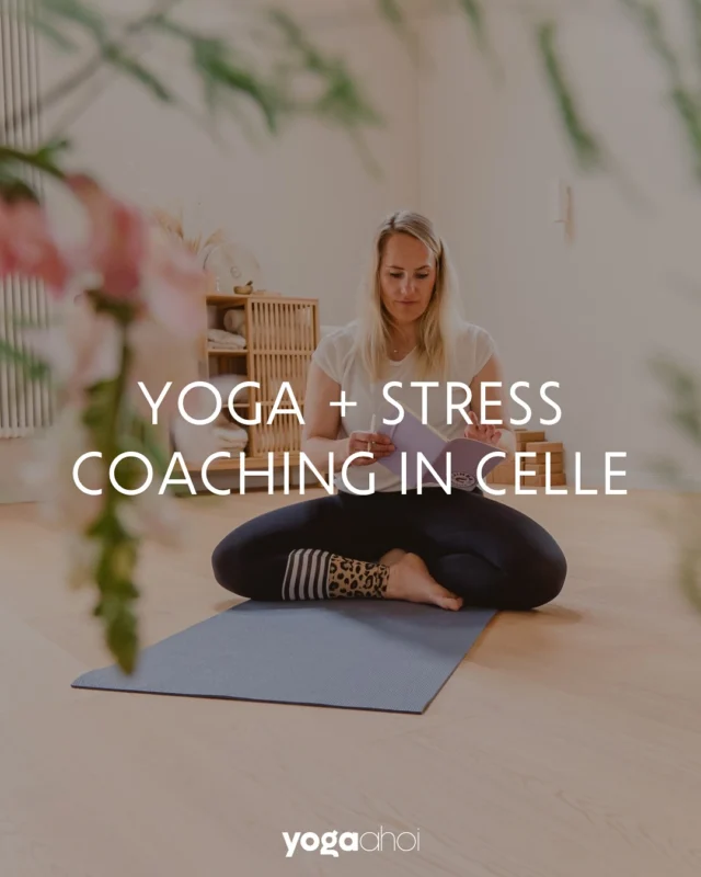 Fühlst du dich oft im Dauer-Highspeed-Modus?
Dann lade ich dich herzlich ein zu 2 Stunden ganz für dich. ✨

Bei meinem Yoga + Stress Coaching kombiniere ich beruhigendes Yoga, gezielte Atemtechniken und mein Wissen als ausgebildeter Stress Coach.

Du lernst, was hinter deinem Stress steckt und wie du ihn bewusst steuerst. Finde deinen ganz persönlichen Magic Spot zwischen Fokus und Entspannung.
Ein Abend zum Runterkommen, Auftanken und einfach Sein.

🗓️ Fr. 12.09.2025
⏰ 17:30–19:30 Uhr
📍 yoga Ahoi | Wietze

➡️ Mehr Infos & Anmeldung über den Link in meiner Bio oder unter yogaahoi.com

#stresscoaching #yogaahoi #achtsamkeitimalltag #stressbewältigung #yogacelle #lessstress #stressabbau #nervensystemberuhigen #magicspot #pausefürdich #achtsamleben #celle #coach #coaching #hannover #heidekreis #stressfreeliving